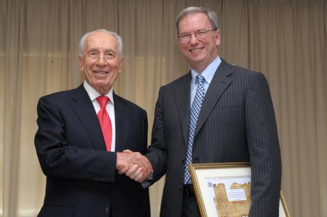 Shimon Peres and Google Executive Chairman Eric Schmidt